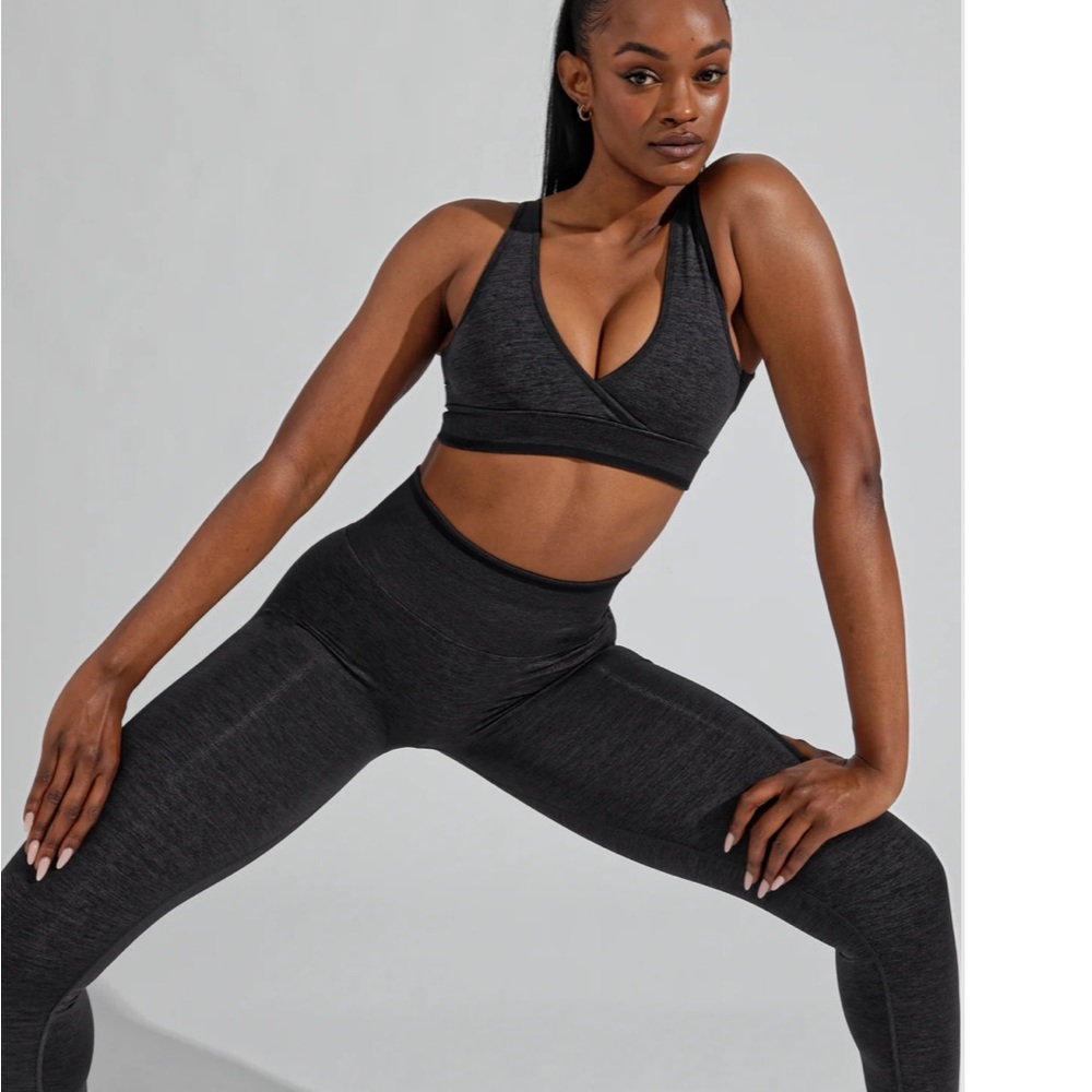 BuffBunny BBL Seamless Reversible Sports Bra in Charcoal Grey